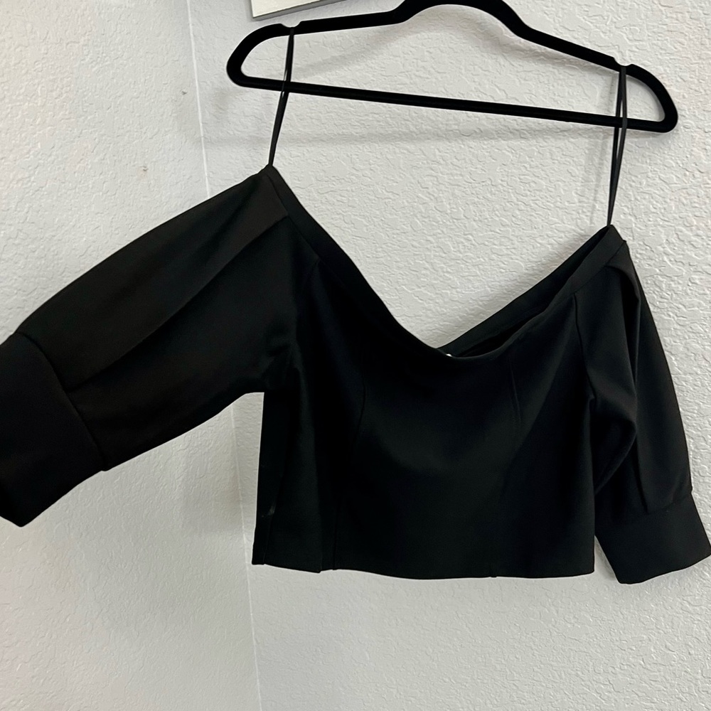 Honey Punch Elegant Black Off-Shoulder Crop Top